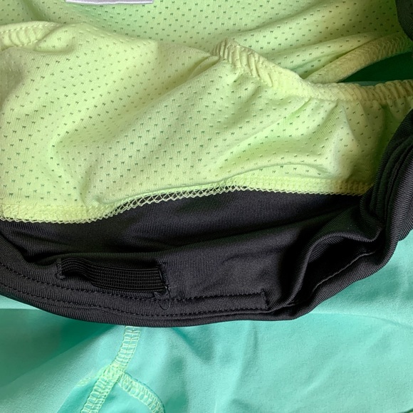 Varsity Spirit Cheer Shorts Lined Excellent Condition Size XS Extra Small - Picture 4 of 8